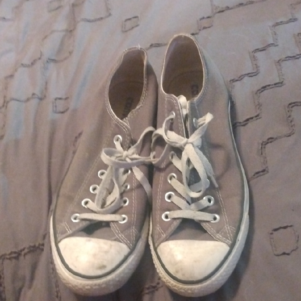 Converse Low Top Sneakers Gray with White Toe Caps
